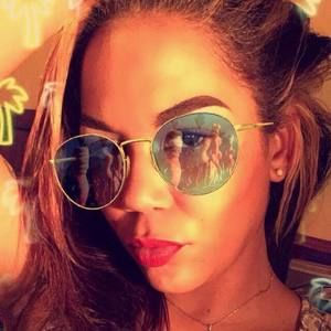 Meet your Posher, Kiana